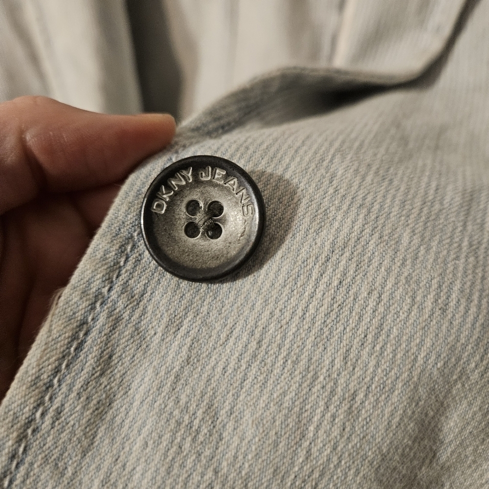 DKNY Light Wash Y2K Denim Blazer - Picture 2 of 7